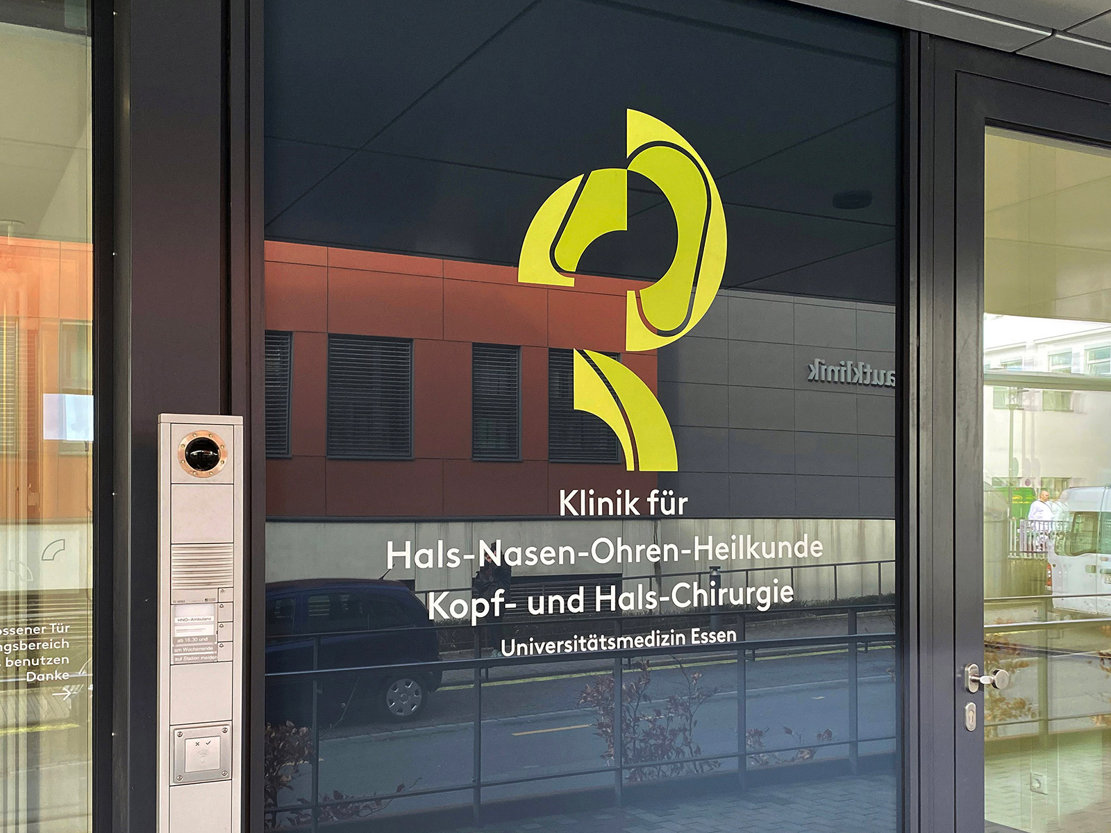Signaletik Universitätsklinikum Essen Neu- und Umbau Gebäude der Kliniken für Augenheilkunde und Hals-Nasen-Ohren-Heilkunde 1. Bauabschnitt, Bild 14